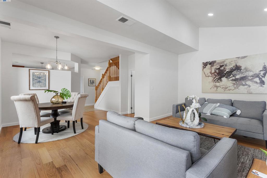 NANTUCKET COVE - Residential