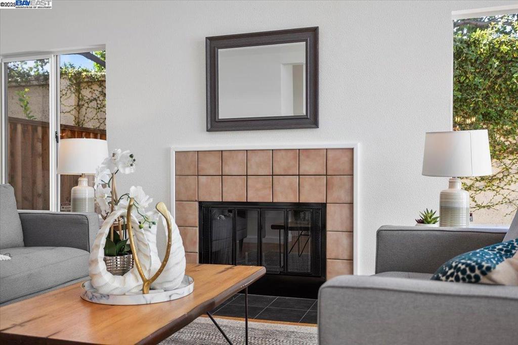 NANTUCKET COVE - Residential