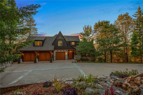 Photo of 576 S Cumberland Dr, Lake Arrowhead, CA 92352 (MLS # IG26150421)