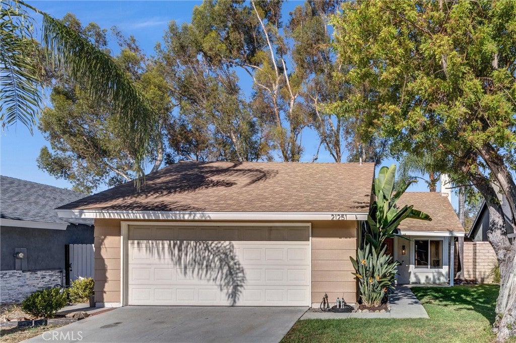 21251 Forest Meadow