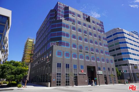 Photo of 520 N Central Avenue #1-605, Glendale, CA 91203 (MLS # 25620529)