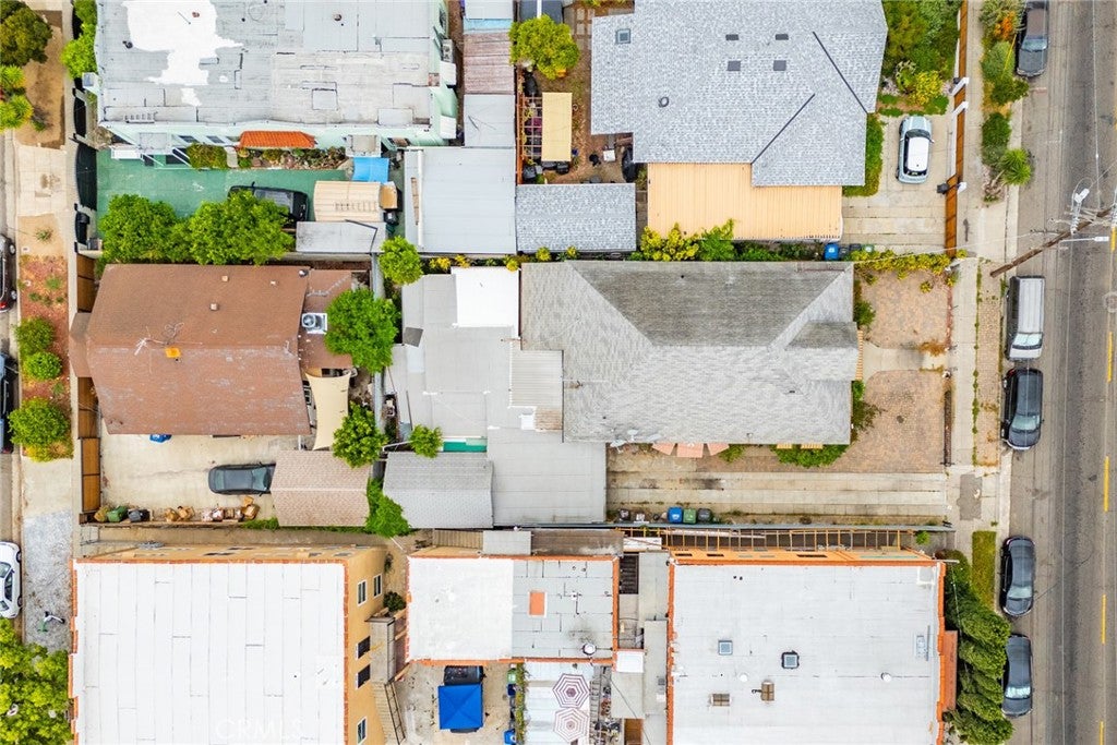 1127 N Normandie