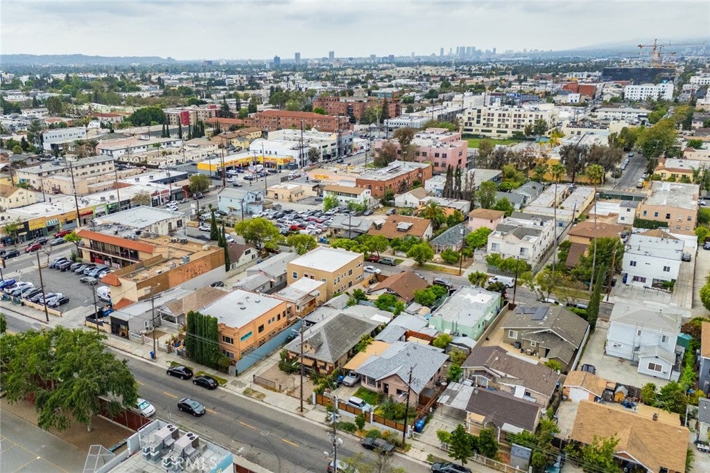 1127 N Normandie