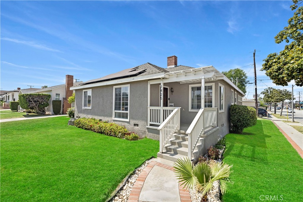1425 Violeta Drive