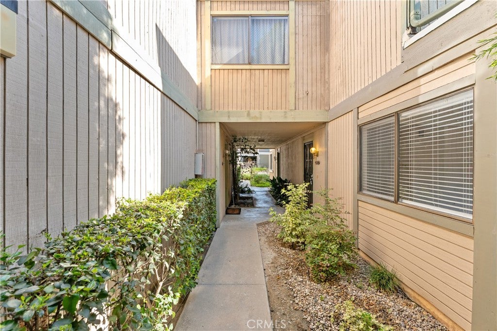 10730 Woodley Avenue 7