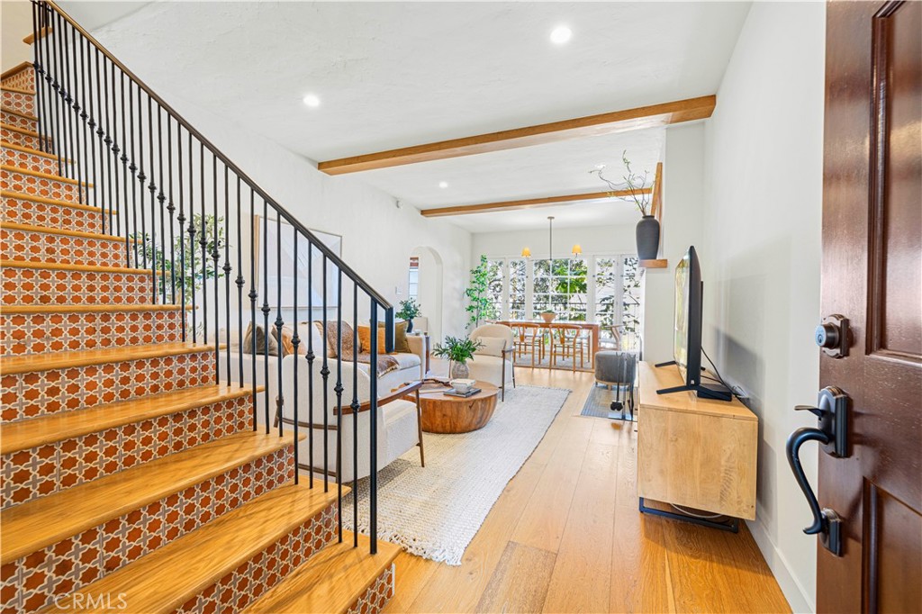 10966 Strathmore 9