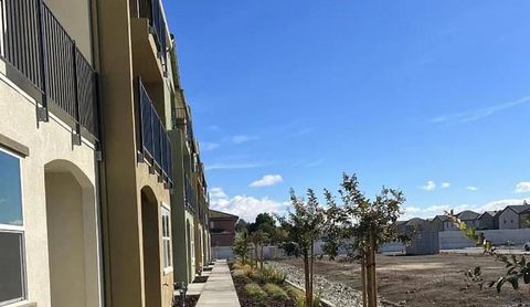 Photo of 147 Bundeson Circle, Hollister, CA 95023 (MLS # ML82040628)