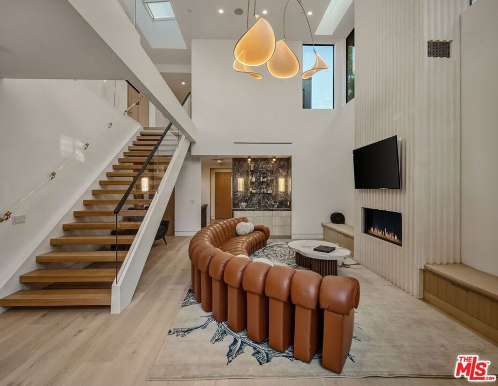 Photo of 738 Palms Boulevard, Venice, CA 90291 (MLS # 26641455)