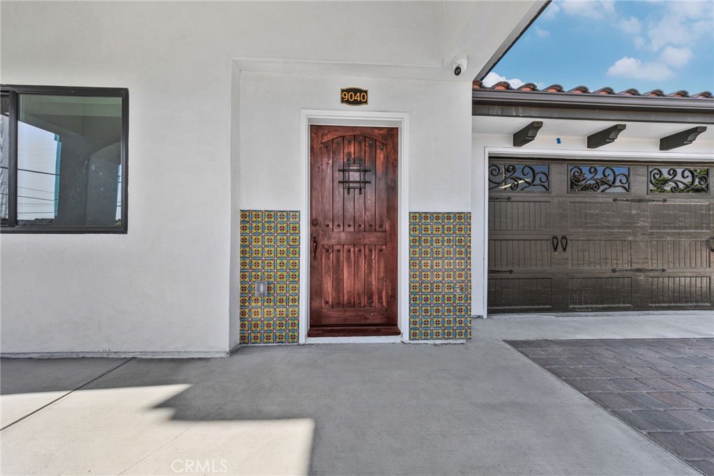 9040 Broadway