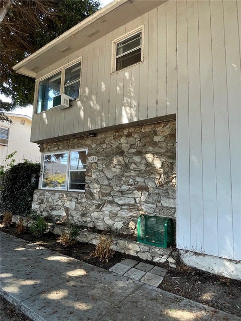 Photo of 1035 E Appleton Street #2, Long Beach, CA 90802 (MLS # RS26191853)