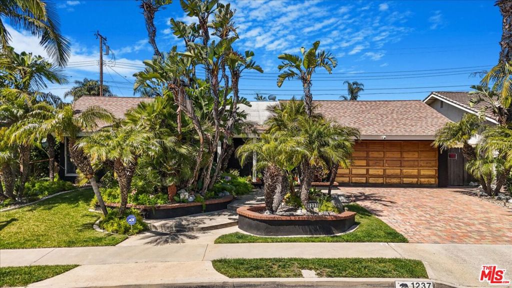 1237 Brian Street