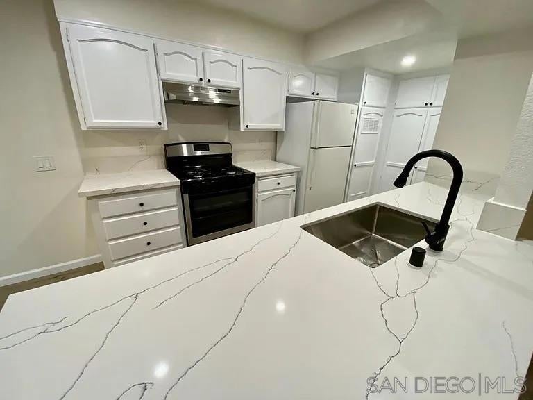 6033 Estelle Street ST 10, San Diego CA 92115