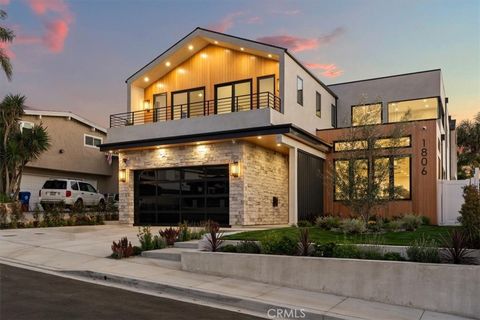 Photo of 1806 6th Street, Manhattan Beach, CA 90266 (MLS # SB26010700)