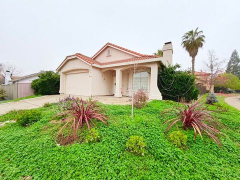 Photo of 2054 Ajay DR Dr, Roseville, CA 95678 (MLS # 41121972)