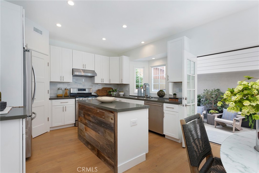 Corona del Mar South of PCH (CDMS) - Residential Lease
