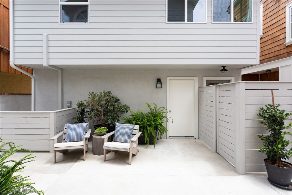 Corona del Mar South of PCH (CDMS) - Residential Lease