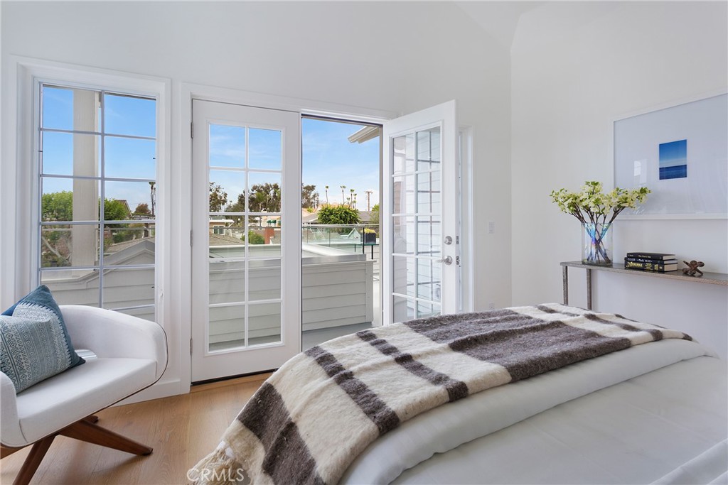 Corona del Mar South of PCH (CDMS) - Residential Lease