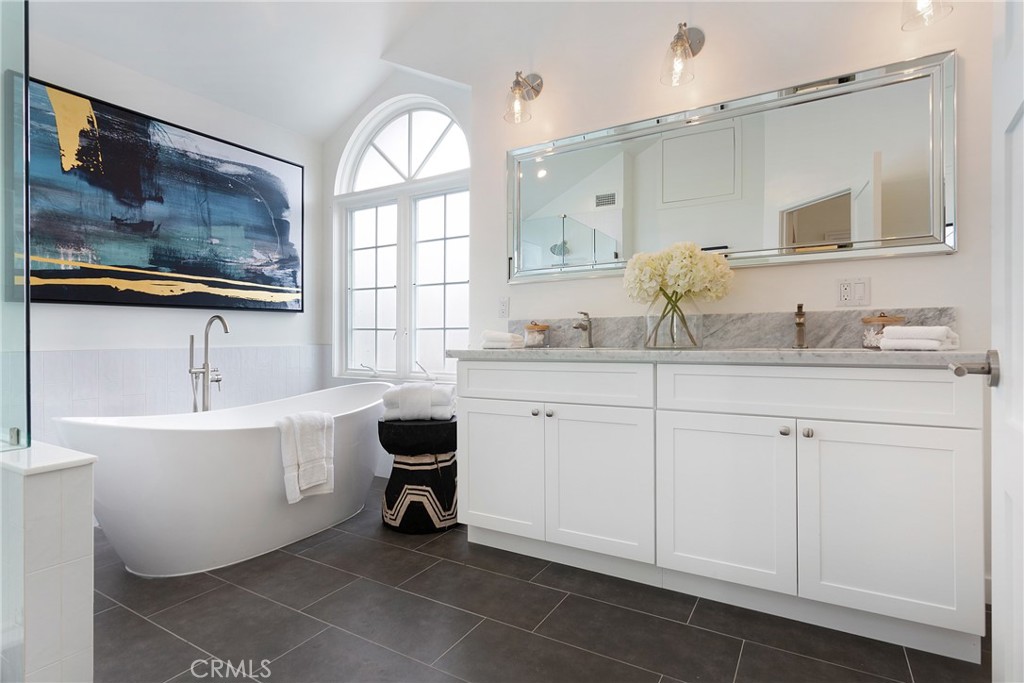 Corona del Mar South of PCH (CDMS) - Residential Lease