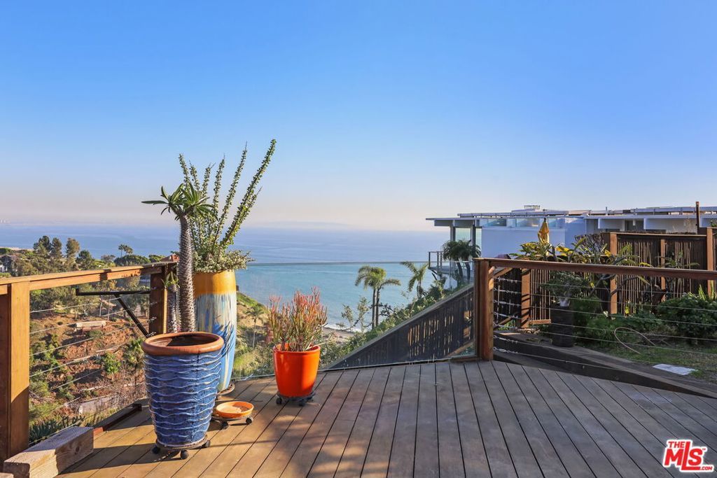 Photo of 3912 Spray Lane, Malibu, CA 90265 (MLS # 26638767)