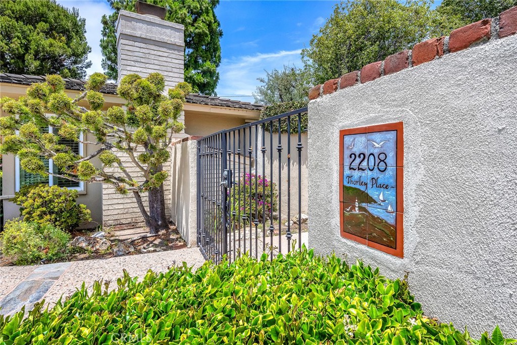 2208 Thorley Place