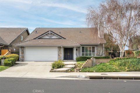 Photo of 28125 Vernal Way, Saugus, CA 91350 (MLS # SR26015952)