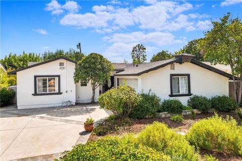 Photo of 24118 Mobile Street, West Hills, CA 91307 (MLS # SR26203724)