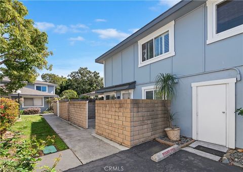 Photo of 16406 Vista Roma Cir # 115, Huntington Beach, CA 92649 (MLS # SW26074403)