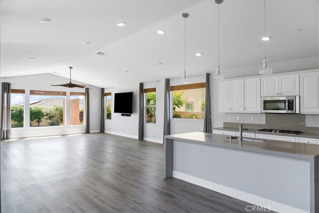 1413 Ellerg Way
