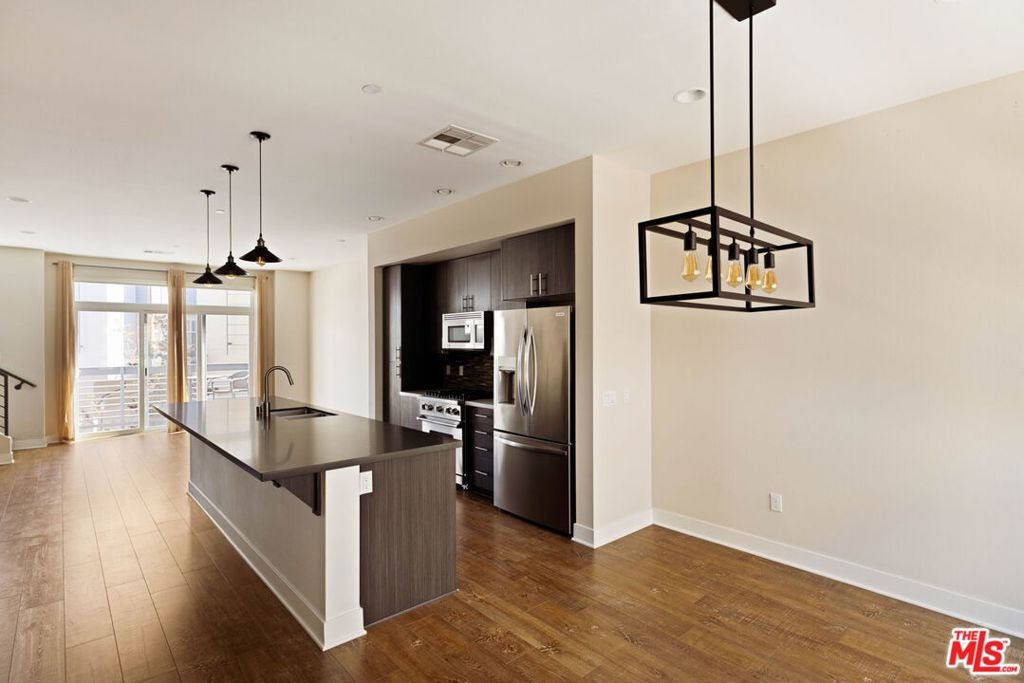 2753 Waverly Drive 1003