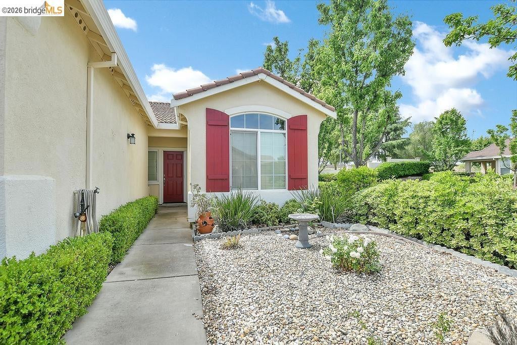 987 Centennial Dr