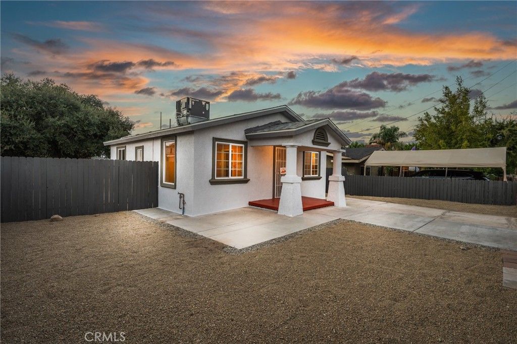 Photo of 1007 Lawton Street, Redlands, CA 92374 (MLS # IG25220537)
