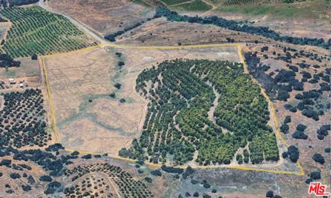 Photo of 45600 Calle Jardin, Temecula, CA 92590 (MLS # 26833383)
