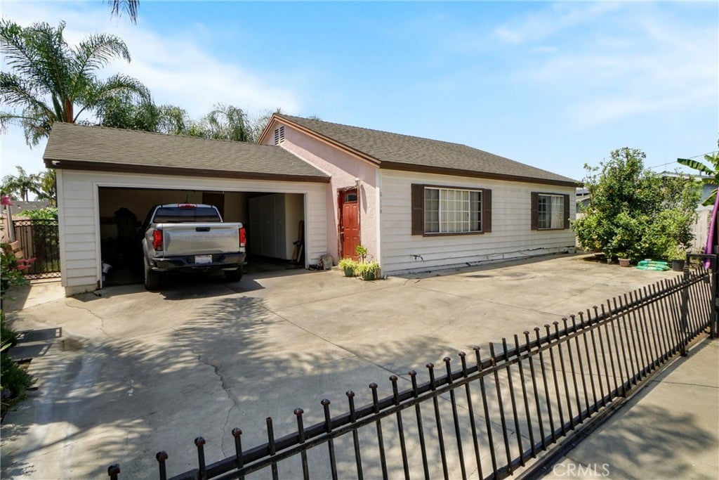 8118 Alameda