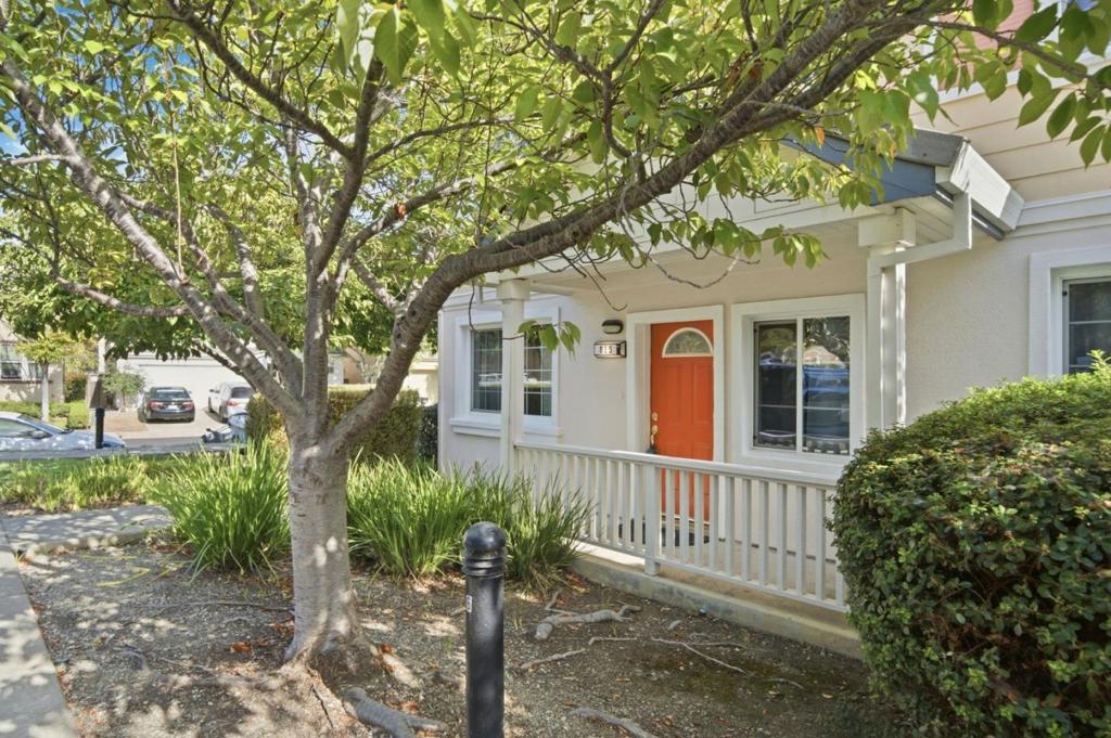 815 Daniels Avenue