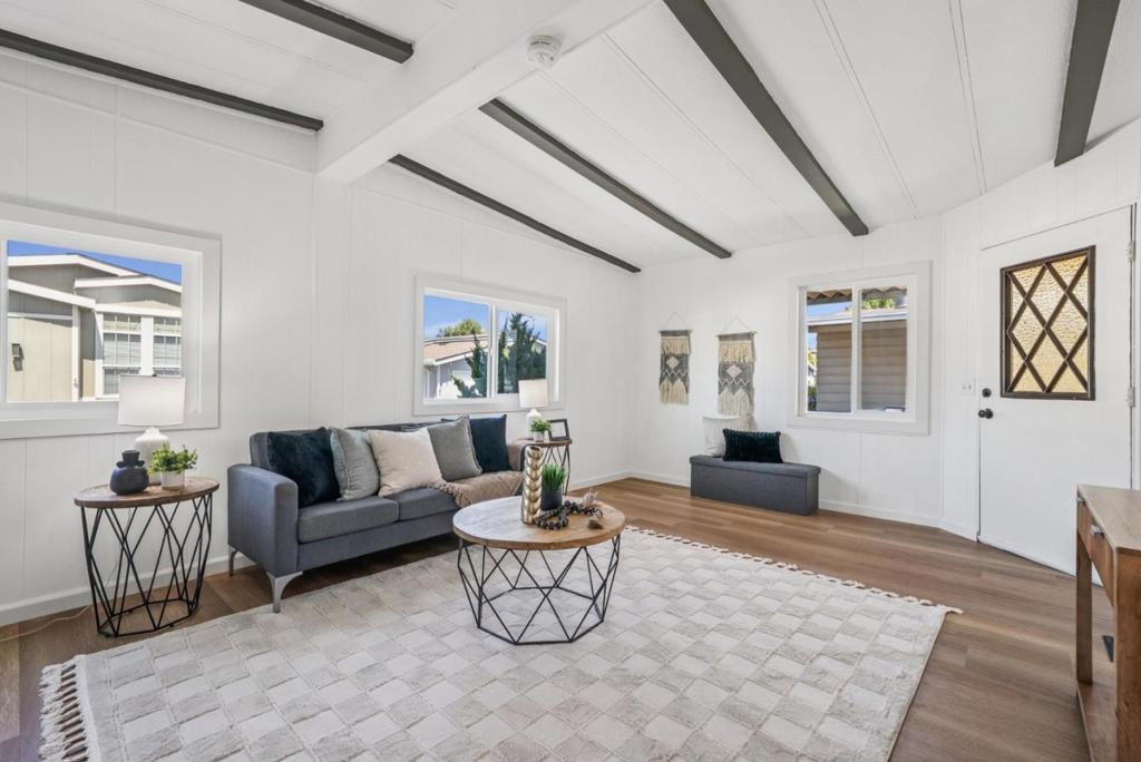 423 Chateau la Salle Drive