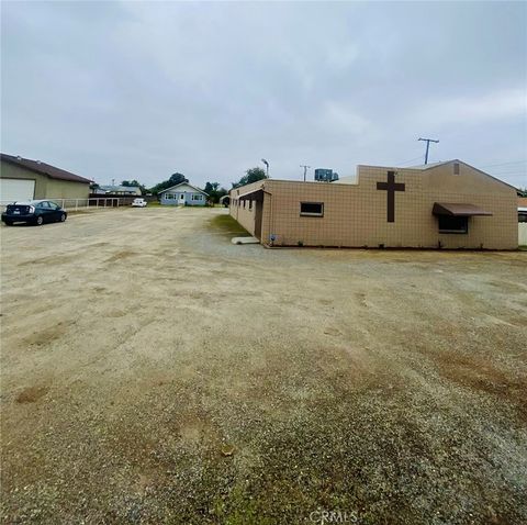 Photo of 958 S Prospect Street, Porterville, CA 93257 (MLS # FR25248951) Photo of 958 S Prospect Street, Porterville, CA 93257 (MLS # FR25248951)