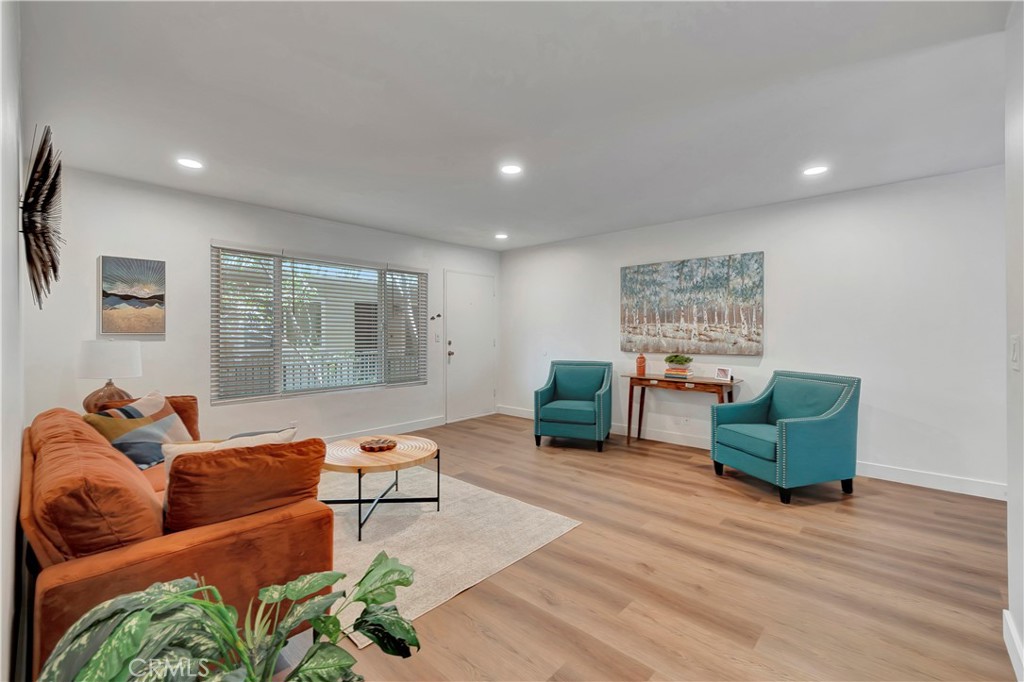 444 Obispo Avenue 201
