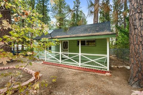 Photo of 41480 Comstock Lane, Big Bear Lake, CA 92315 (MLS # IG25197946)