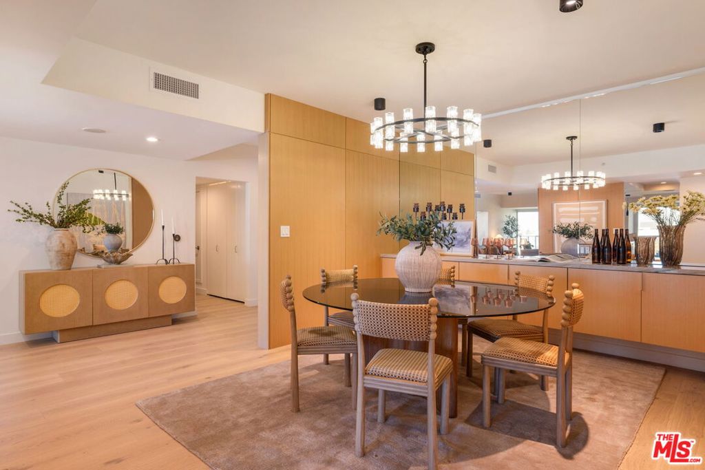 13600 Marina Pointe Drive 604