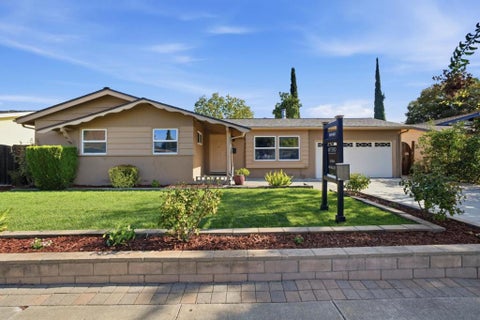 Photo of 6950 Rosanna Street, Gilroy, CA 95020 (MLS # ML82065996)