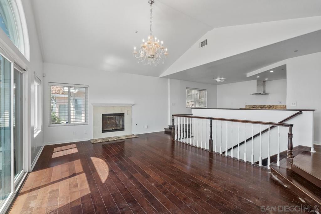 1229 La Mesa