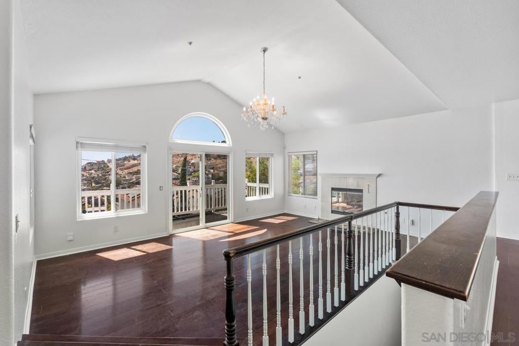 1229 La Mesa