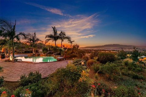 Photo of 17041 Frankland Ln, Riverside, CA 92504 (MLS # IV26084028)