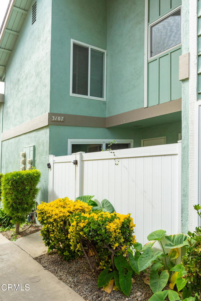 Turnkey 2-bed, 1.5-bath condo in the desirable Ventura Keys, just steps from the beach! This quiet side unit boasts modern updates, a 1-car garage, and FHA/VA financing options. Reasonable $500/mo HOA that includes water is perfect for coastal living. Contact me to seize this rare opportunity and move in now!