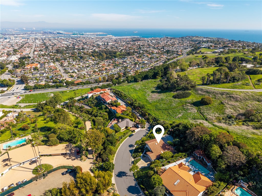 2222 Rue Le Charlene