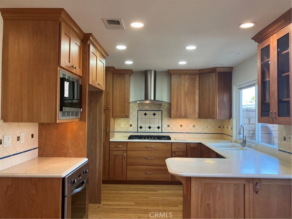 5042 Hampton Court