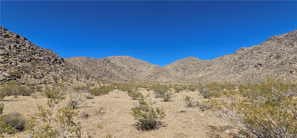 This is a 5 acre lot that is for sale in the Apple Valley area off Milpas Road. There are a few homes in the area and a recently sold lot nearby. This lot seems to be on the hill and can be accessed by Topos Road where it dead ends and go left.