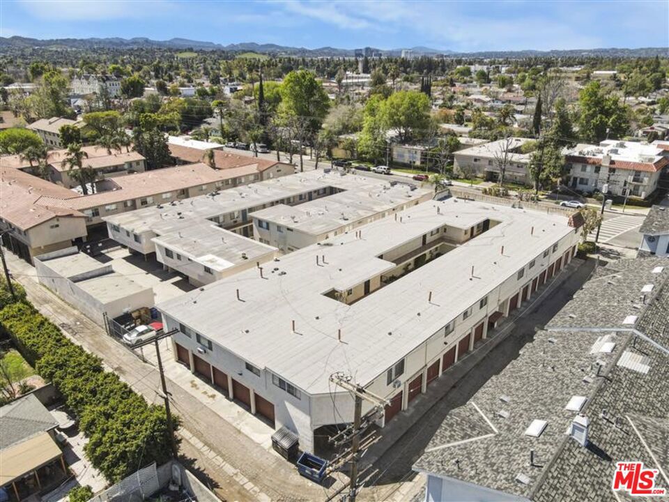 Properties 4 7356 Corbin Avenue