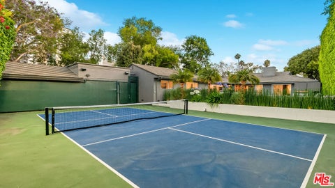 Photo of 602 N Whittier Drive, Beverly Hills, CA 90210 (MLS # 26664685)
