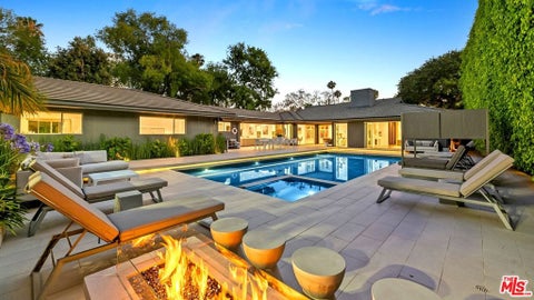 Photo of 602 N Whittier Drive, Beverly Hills, CA 90210 (MLS # 26664685)